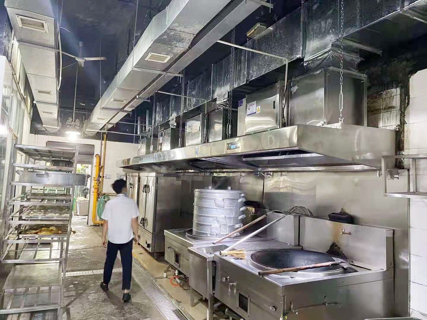 食堂日皮视频APP苹果下载设备工程