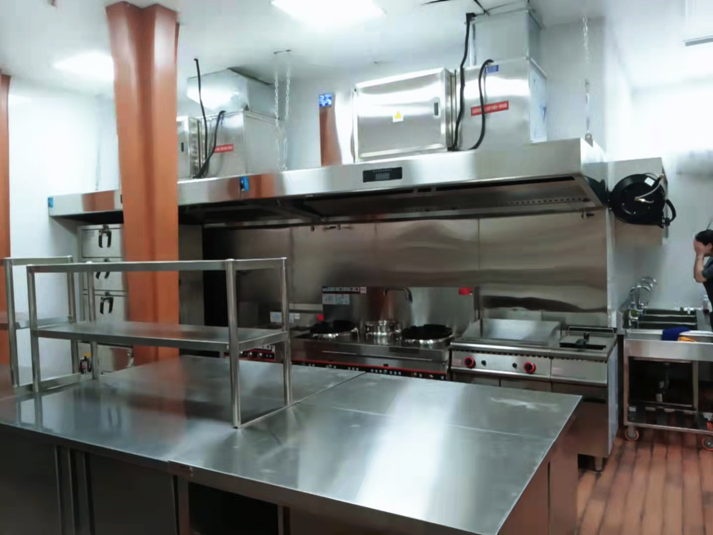 商用日皮视频APP苹果下载柜工程