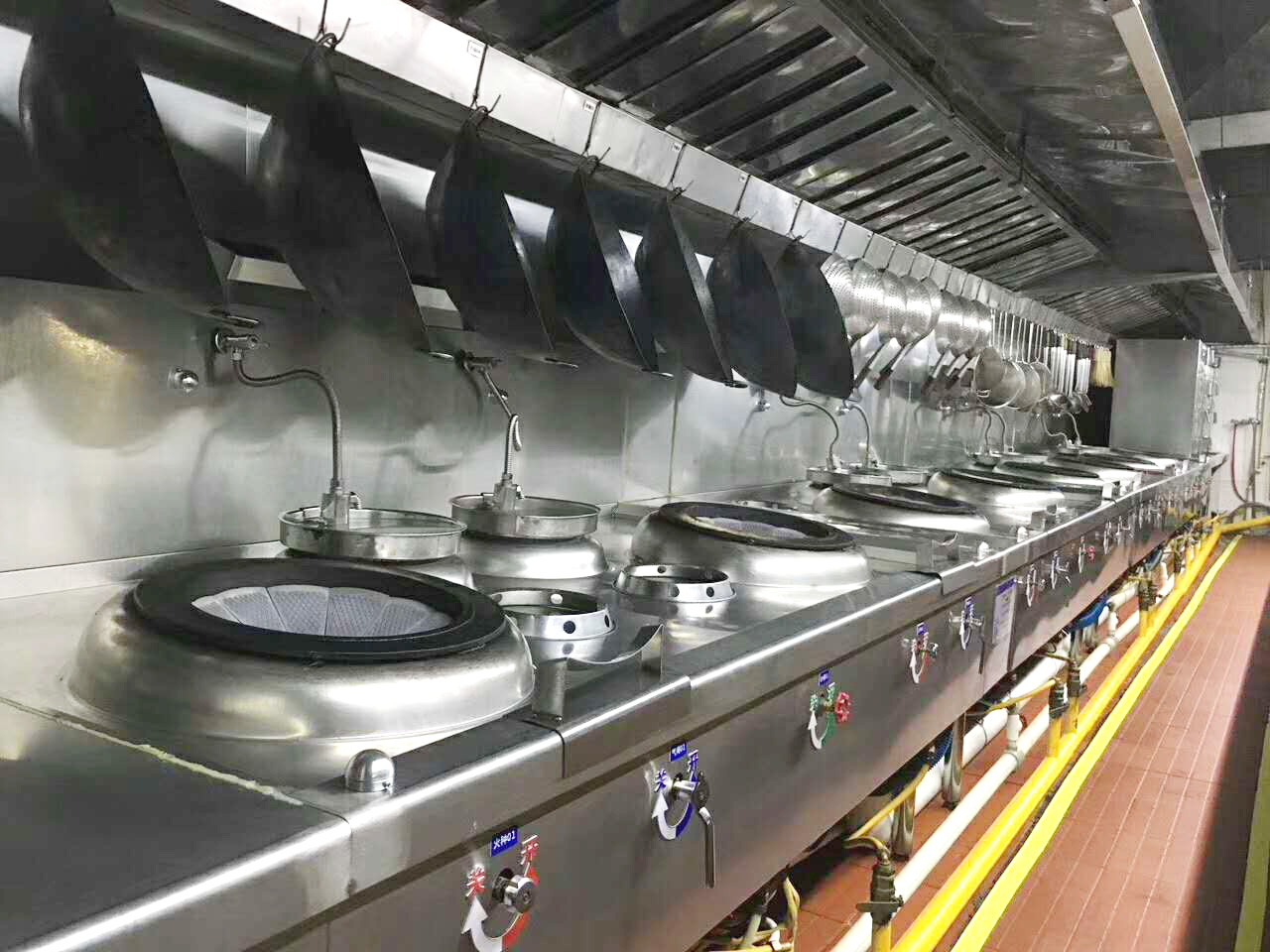 食堂日皮视频APP苹果下载设备