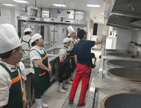 食堂厨具设备厂家告诉你食堂日皮视频APP苹果下载设备的采购标准是怎样的