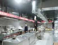 酒店日皮视频APP苹果下载设备供应商告诉你如何正确使用商用油烟机