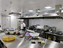 食堂日皮视频APP苹果下载设备清单都有那些设备