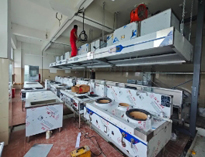 40℃高温下，一群坚守岗位的厨具人!